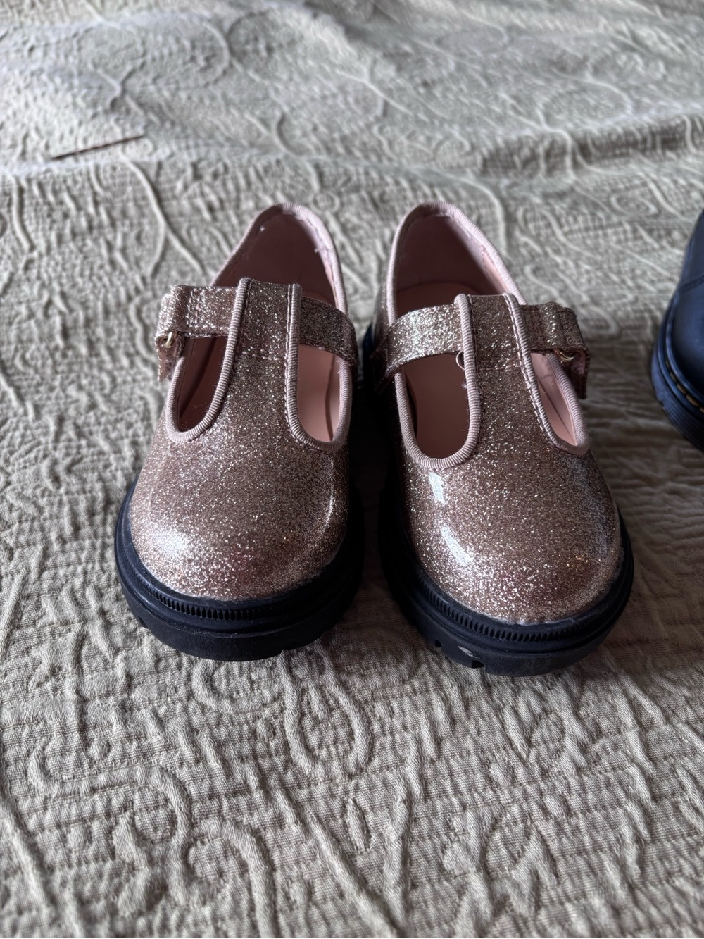 Cat & Jack Glitter Mary Jane Shoes in Rose Gold
